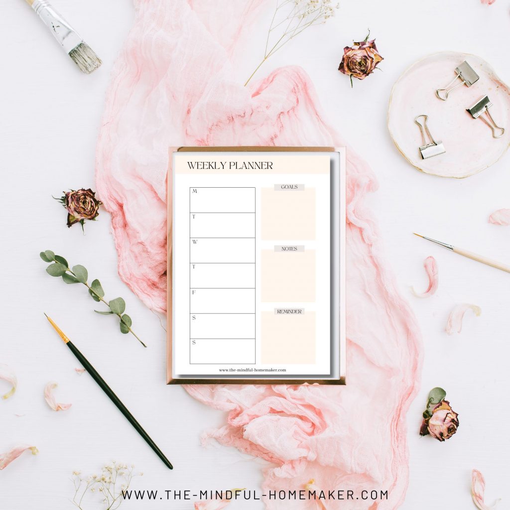 weekly planner layout with goals